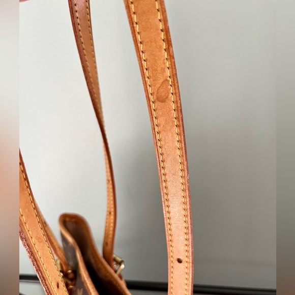 Louis Vuitton Authentic Monogram Petite Bucket Bag ✨Vintage✨ - Picture 4 of 16